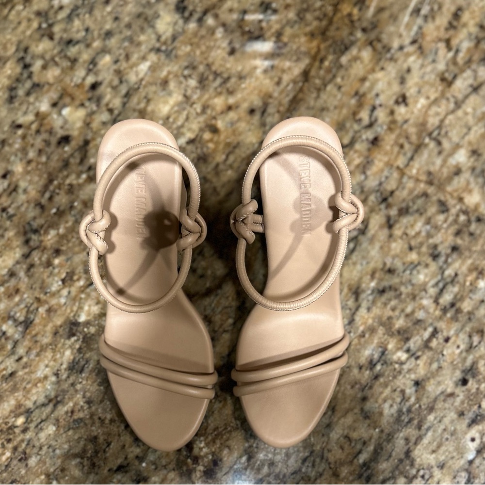 Steve Madden Harrlow Sandals/heels 9